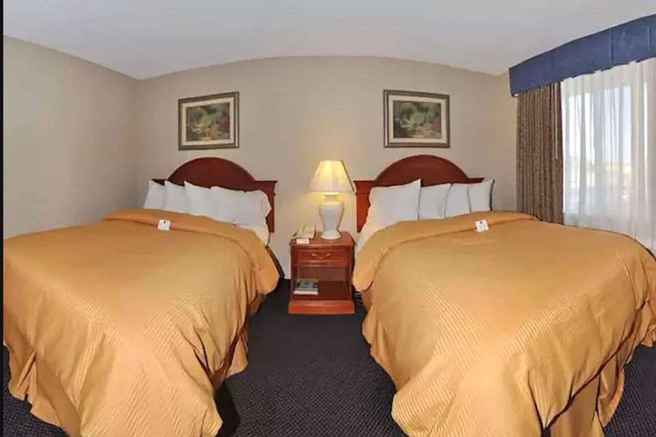 Days Inn By Wyndham Stockton Exterior photo