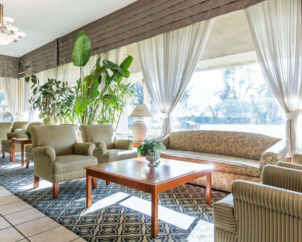 Days Inn By Wyndham Stockton Interior photo
