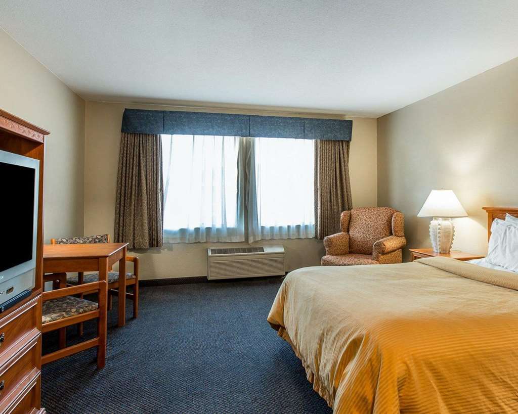 Days Inn By Wyndham Stockton Exterior photo